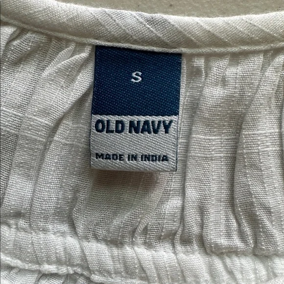 Old Navy White Ruffled Women's Top Size Small. - Picture 10 of 13